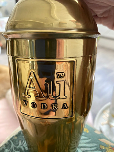 Vodka gold silver metal - au,
