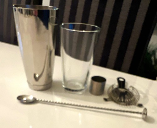 The bars 5pc - bars, shaker