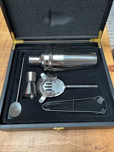 Boxed cocktail shaker - shaker,